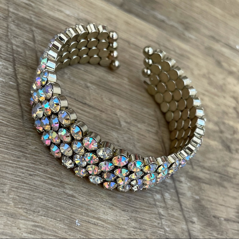 Gem bangle bracelet
